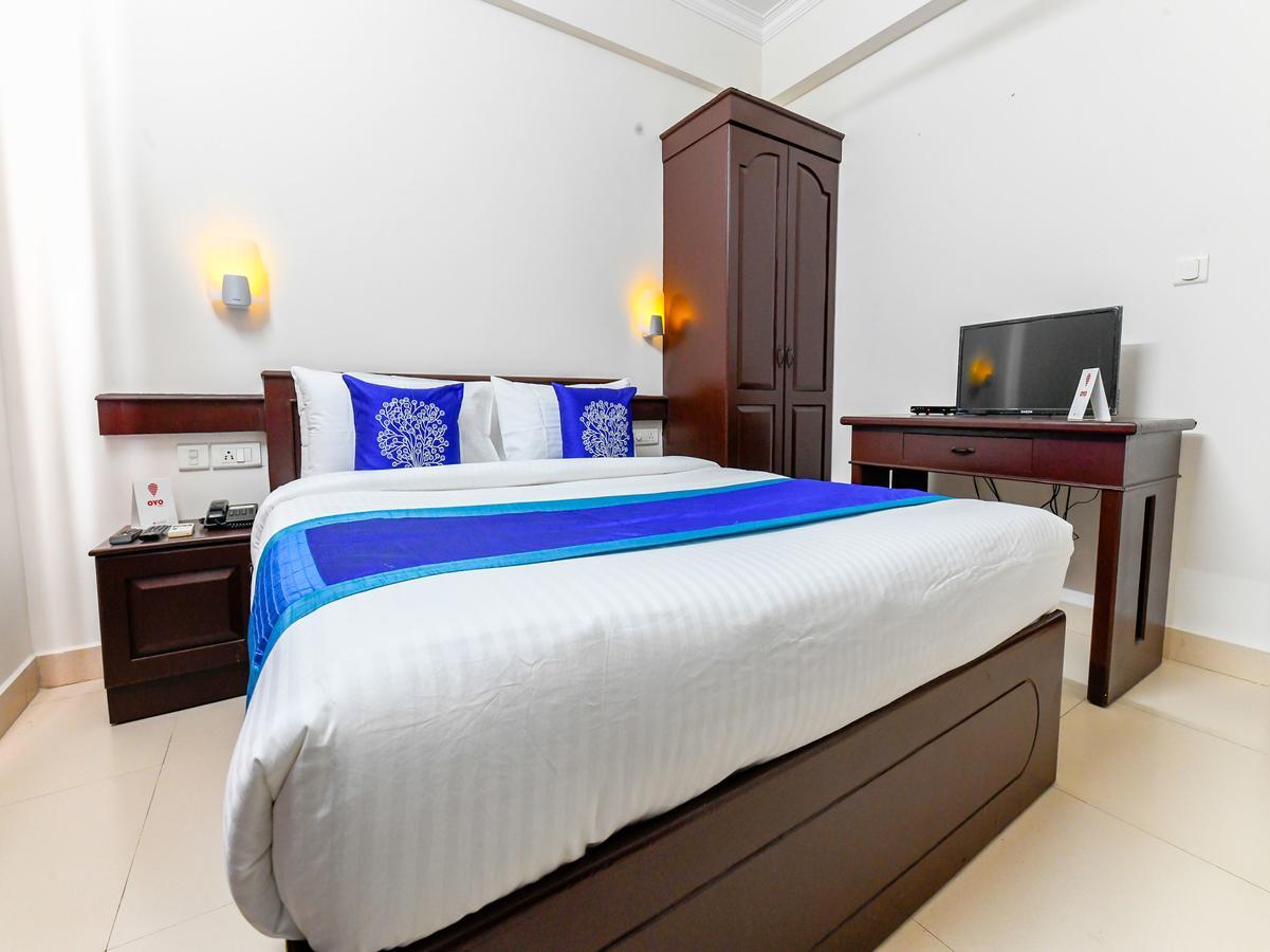 Oyo 11309 Hotel Green Land Residency Kochi Exterior foto