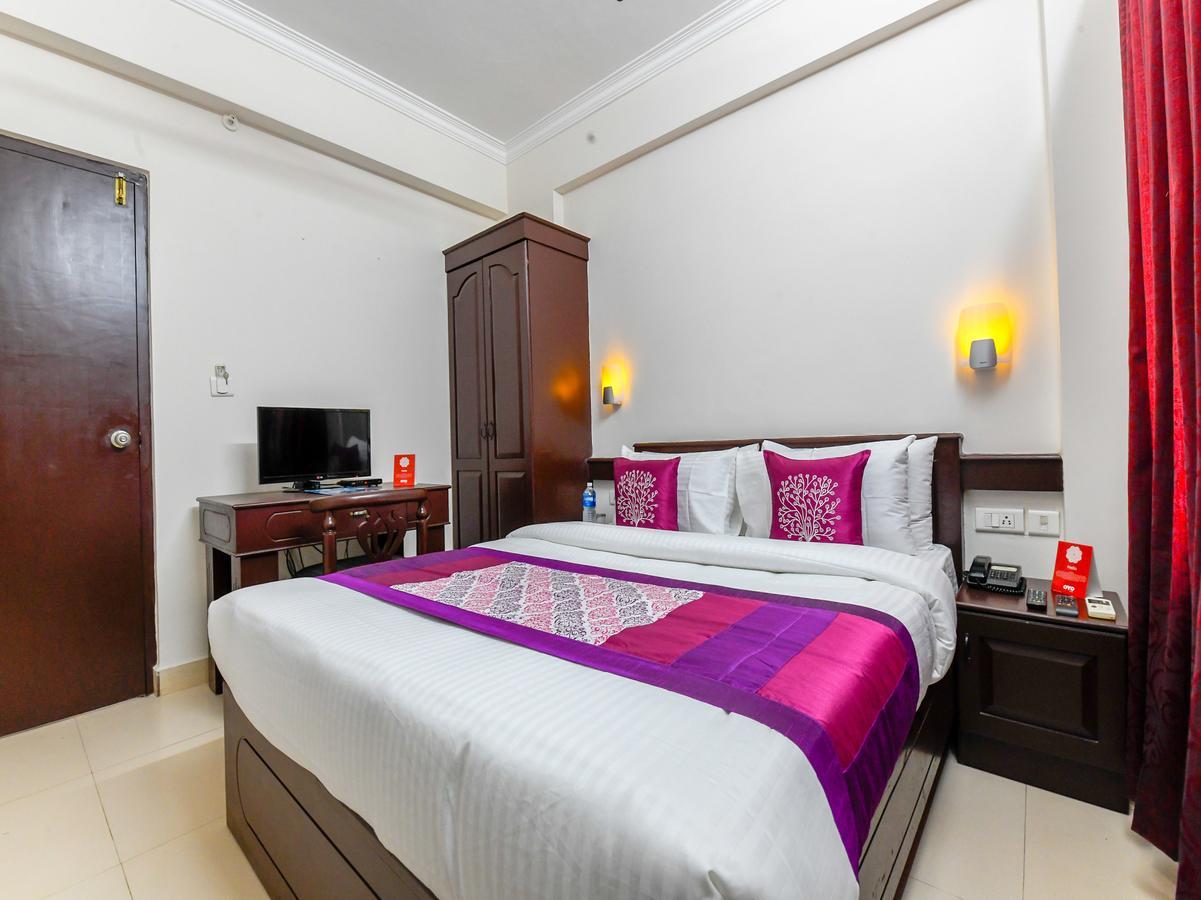 Oyo 11309 Hotel Green Land Residency Kochi Exterior foto